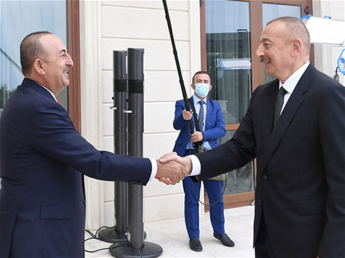 Prezident İlham Əliyev Çavuşoğlunu 