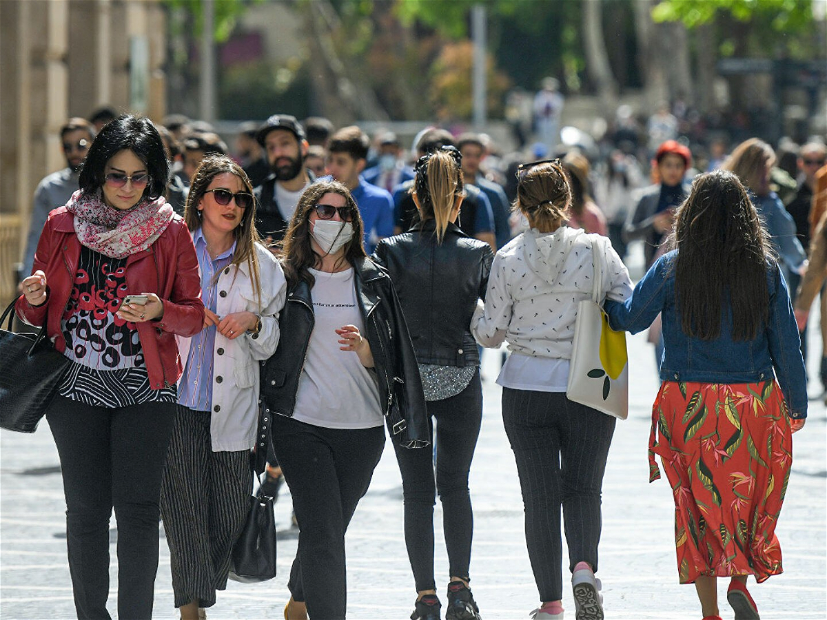 Bakını yarım milyon insan 