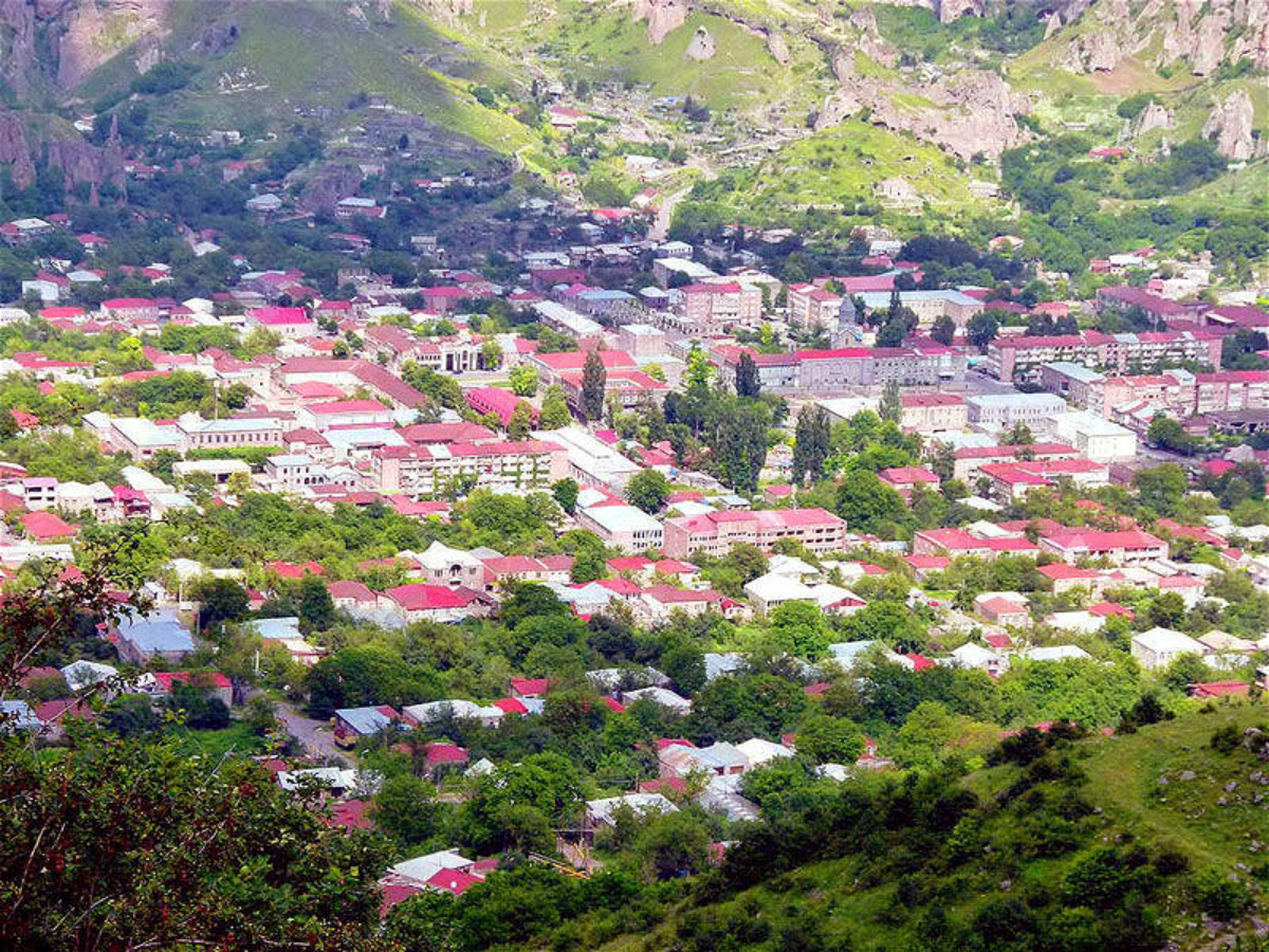 Ermənilərlə fransızlar Azərbaycanla 