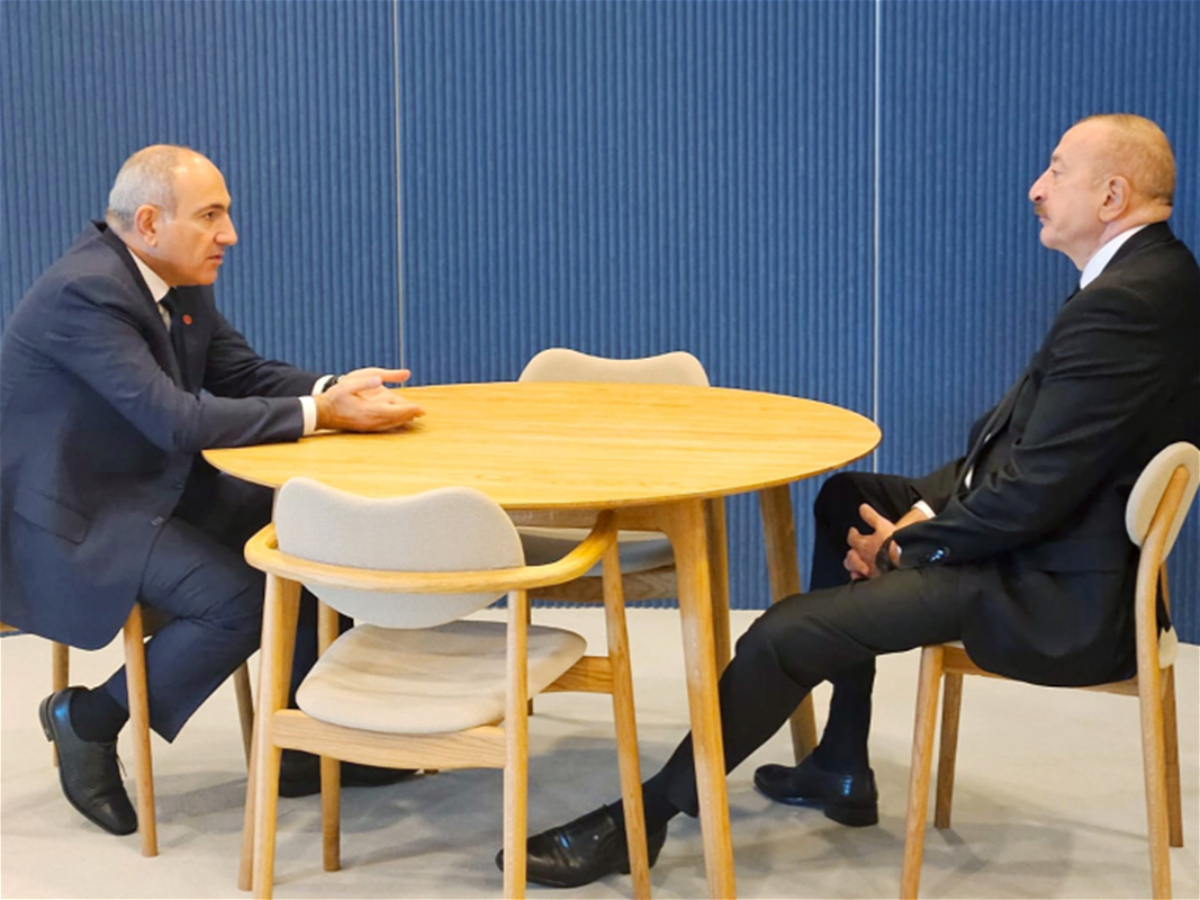 İlham Əliyev Paşinyanla görüşdü 