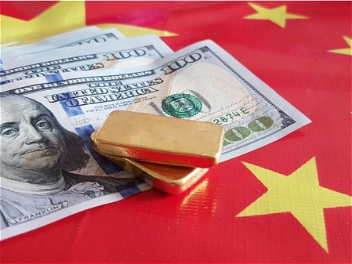 Çin dolları sıxışdırır 