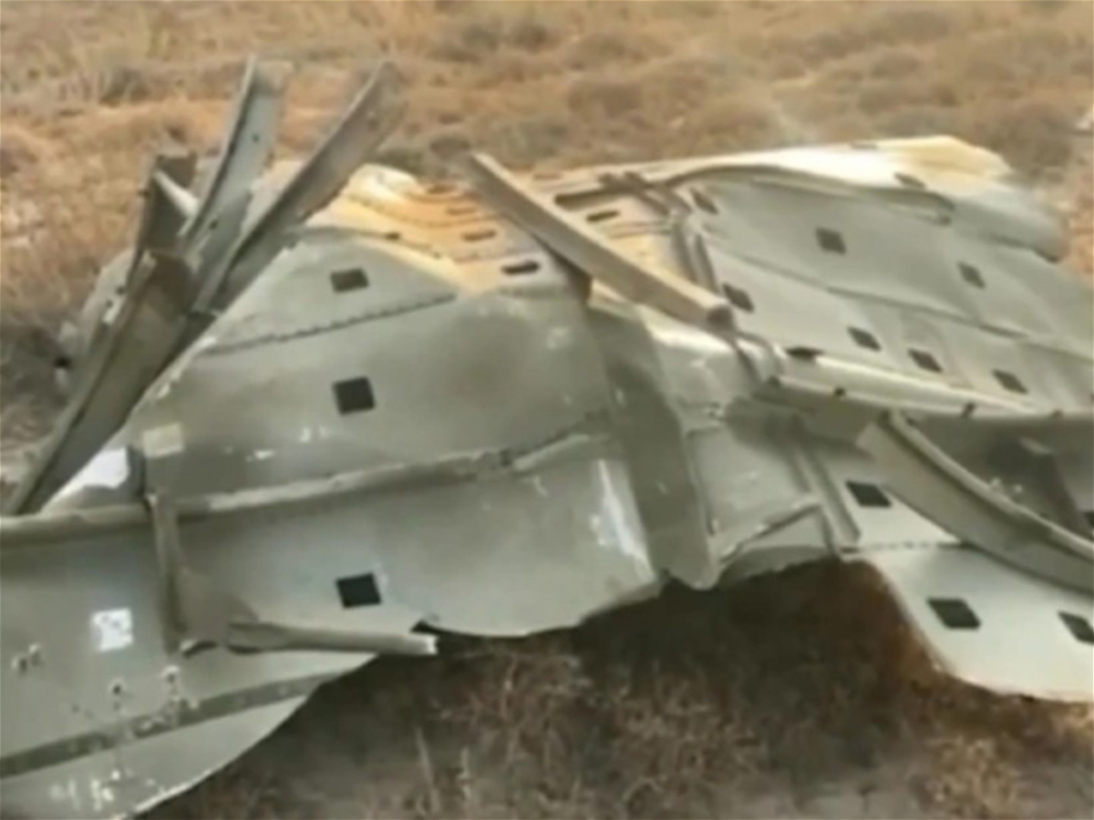 Paraddakı F-16 texnikləri təyyarədə olub 