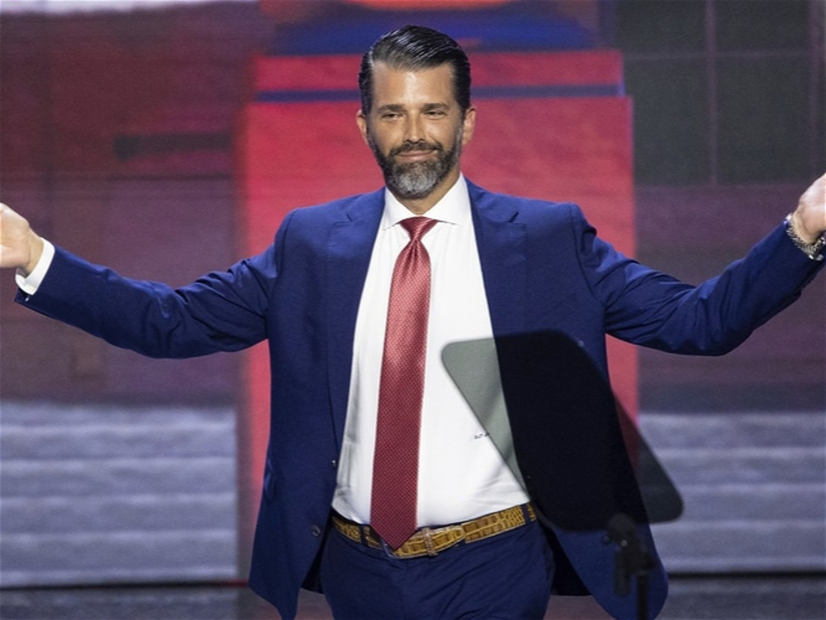 Trampın oğlu Ermənistana səfərini 