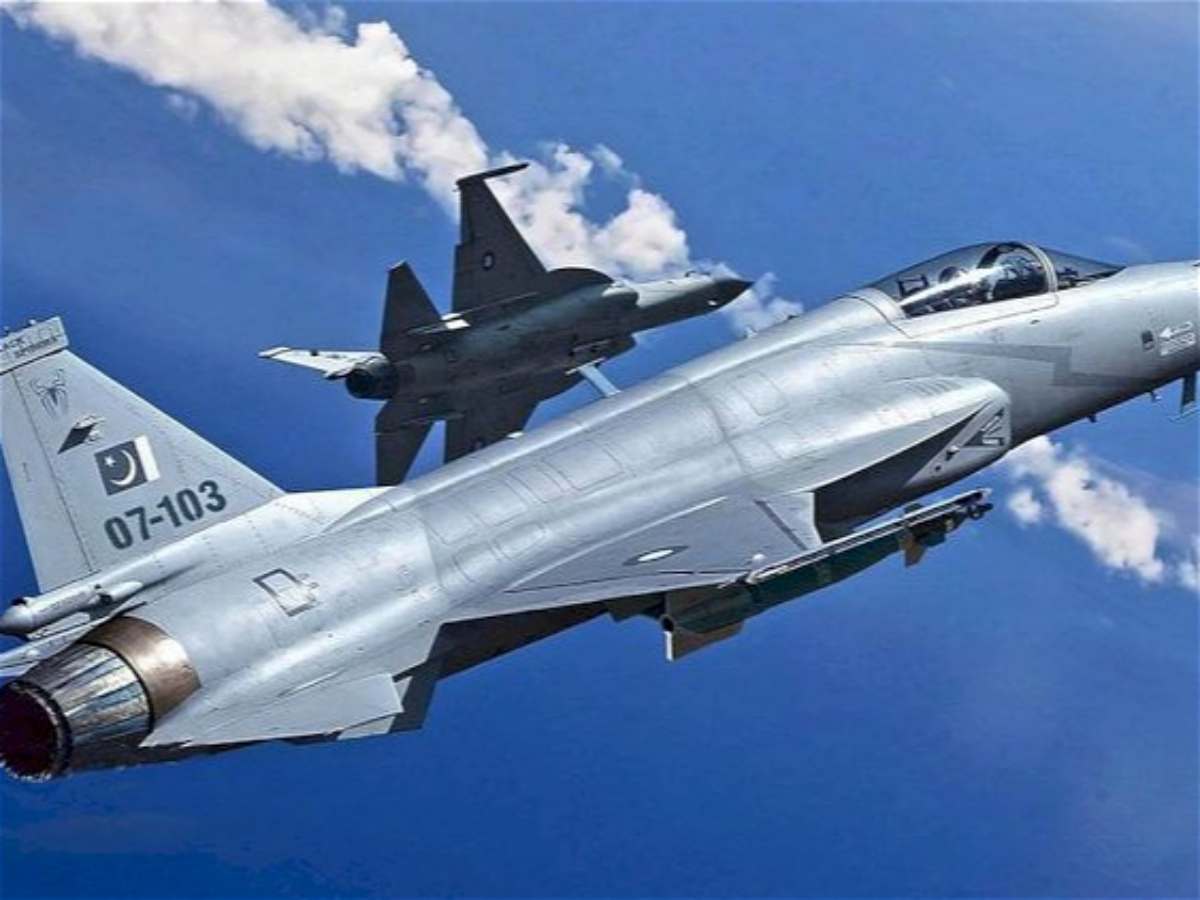 Azərbaycan Pakistandan aldığı qırıcılar 