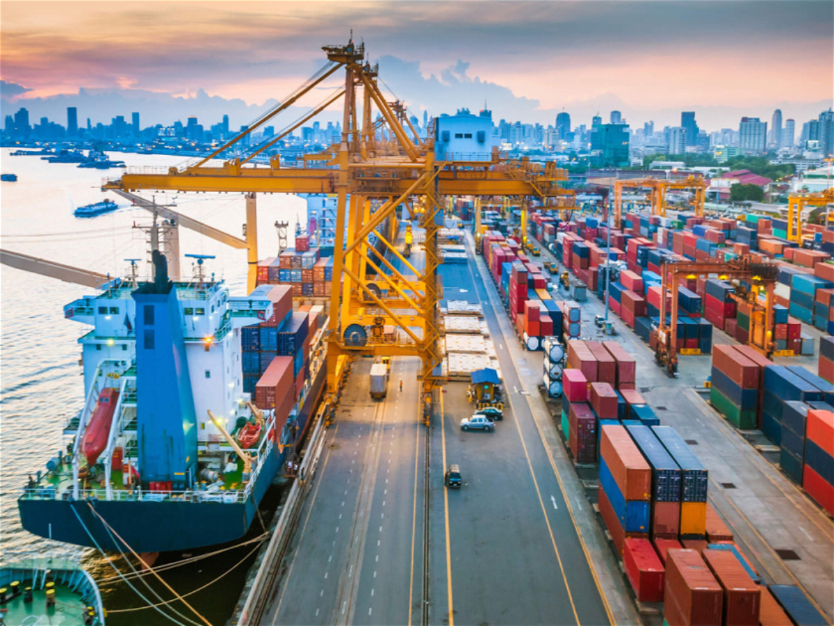 Azərbaycanda idxal-ixrac və 