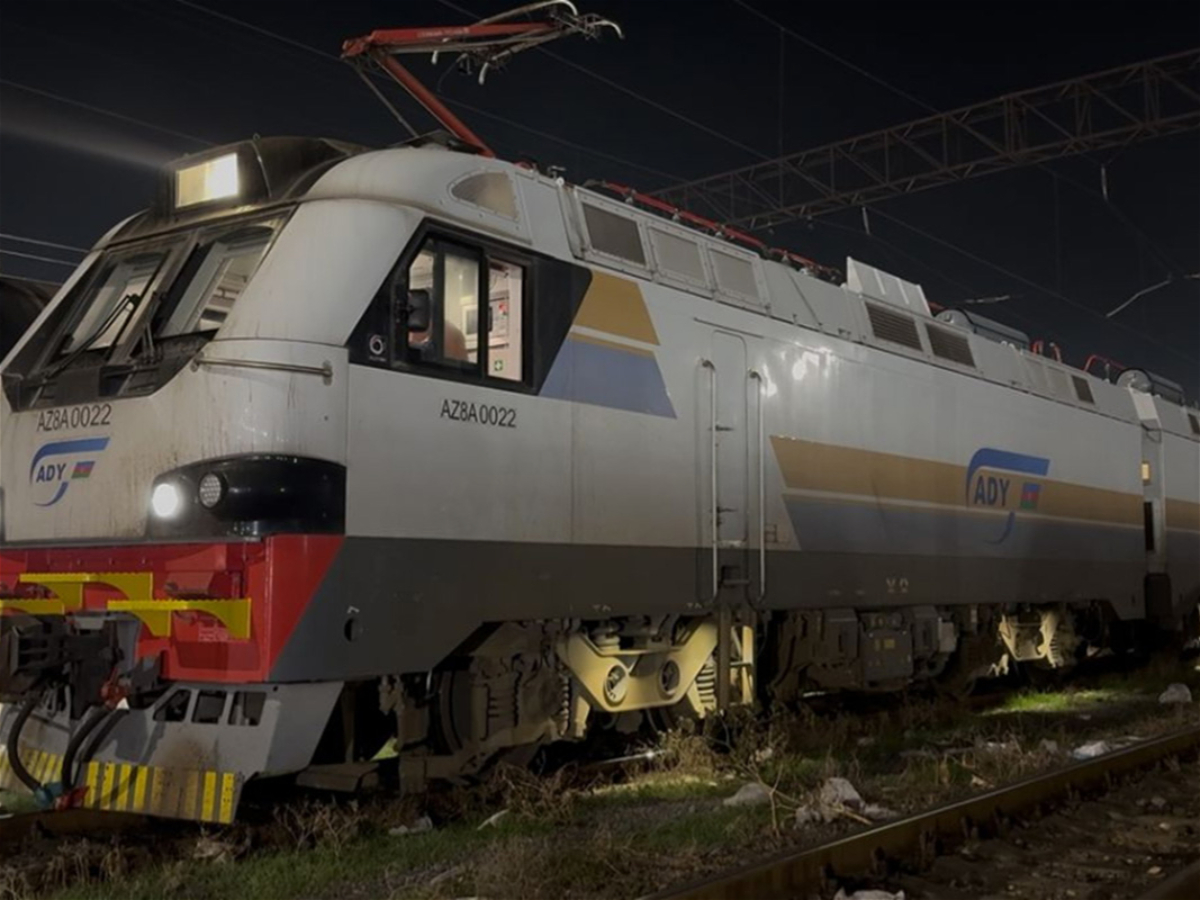 Neft məhsullarının Ermənistana daşıyan qatar 