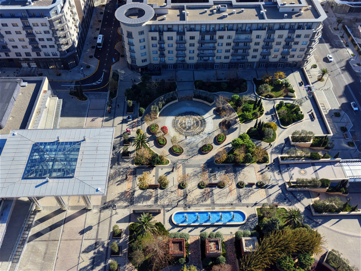 Prezident ailəsi ilə "Ağ Şəhər"də olub 