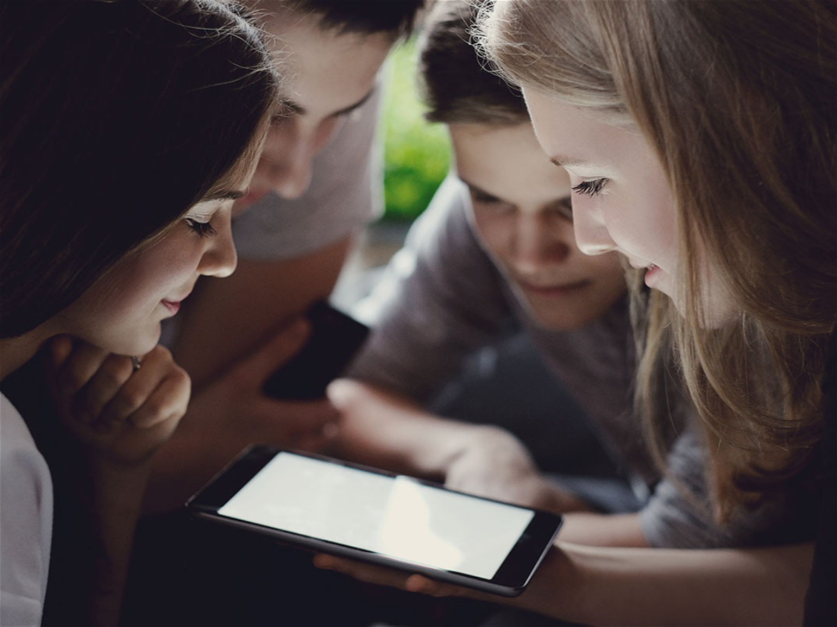 Azərbaycandakı sayt və sosial şəbəkələrdə əxlaqsız paylaşımlar qadağan edildi 