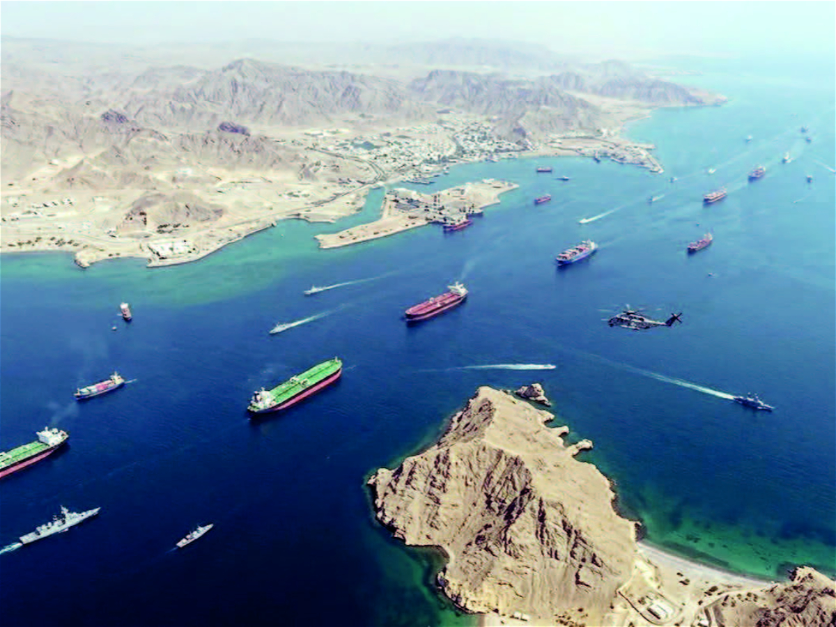 BƏƏ Hörmüzə görə İranla müharibəyə hazırlaşır 