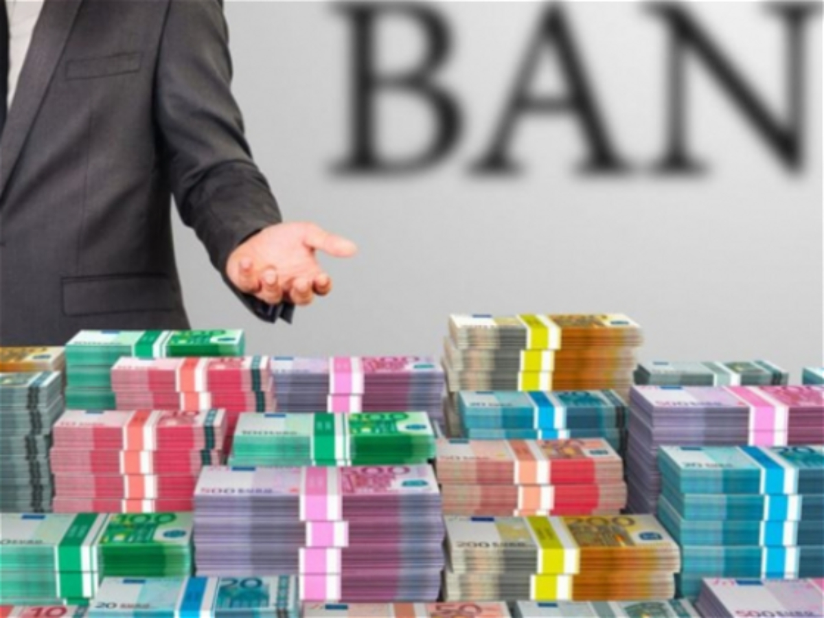 Azərbaycanda bank rəhbərləri nə qədər qazanır: İllik 20 milyonu keçir 