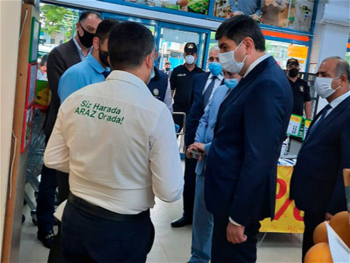 Yasamalın icra başçısı yerli mağazalara baxış keçirib - Foto