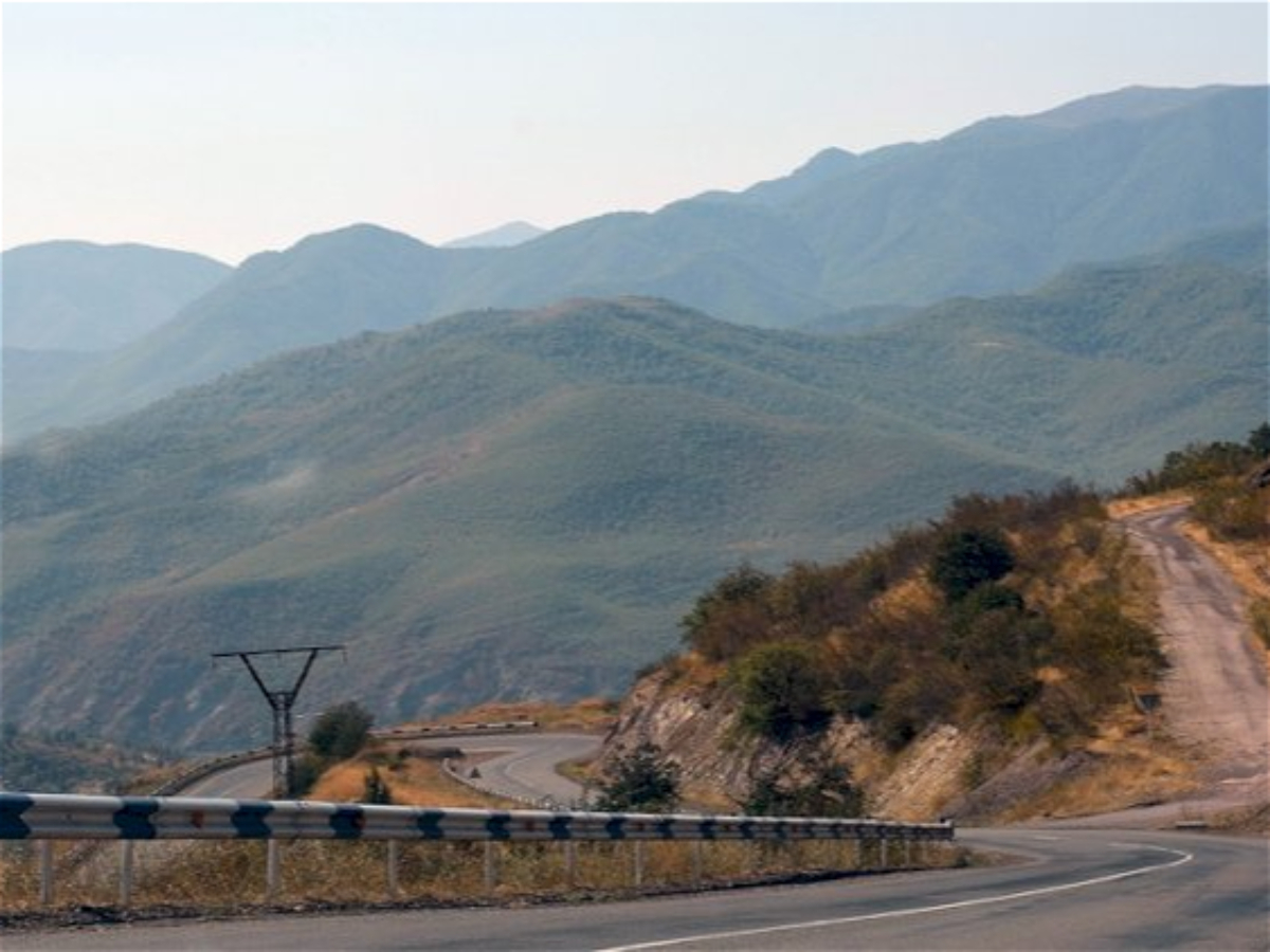 Zəngəzurdan keçən 21 kilometrlik yol Azərbaycana veriləcək  