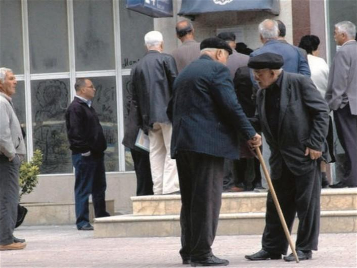 "Azərbaycanda pensiya yaş həddi yüksək deyil" 