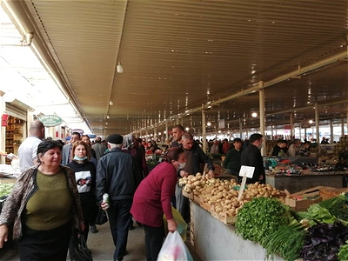 Bakıda koronavirus “bazarı” - hamı oradan evinə xəstəlik daşıyır...