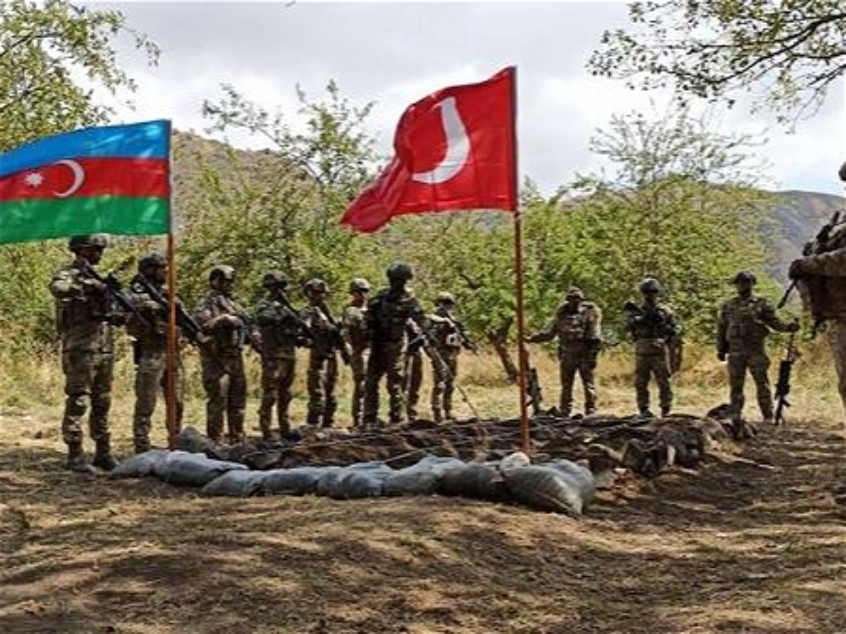 "Laçındakı təlimlər lazım olan yerlərə müsajdır" 