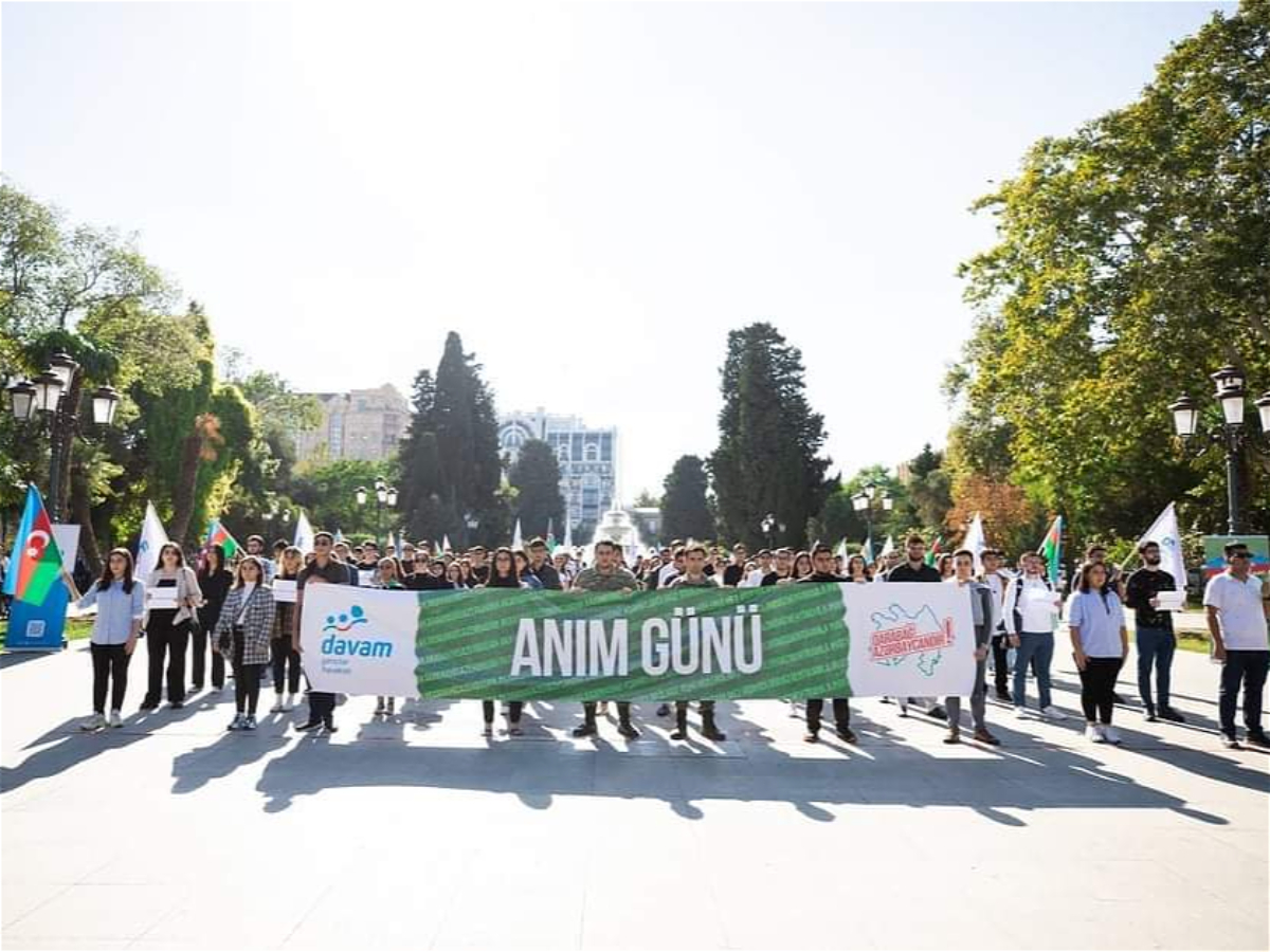 "Davam" Anım Günü ilə bağlı flaşmob keçirib 