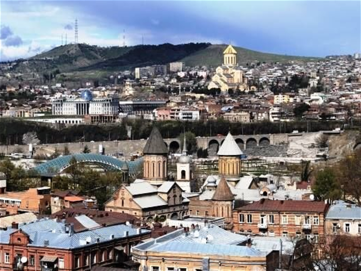 Tiflis Bakı və İrəvan arasında... 