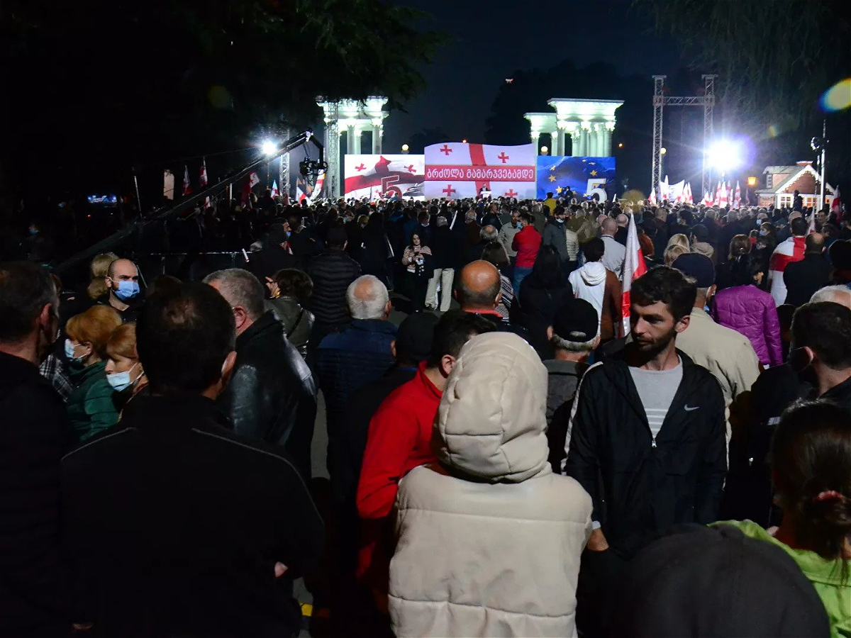 Saakaşvilinin Batumidəki tərəfdarları ayağa qalxdı 