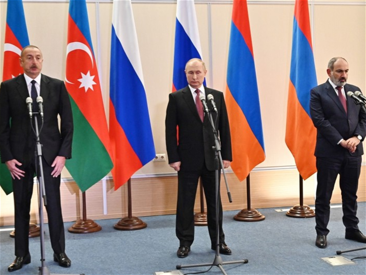 Putin Əliyev və Paşinyana zeytun budağı hədiyyə etdi 