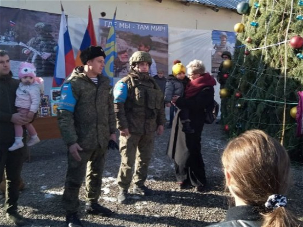 Rusiya sülhməramlıları Laçındakı ermənilərlə birgə Yeni il şənliyi keçirdi 