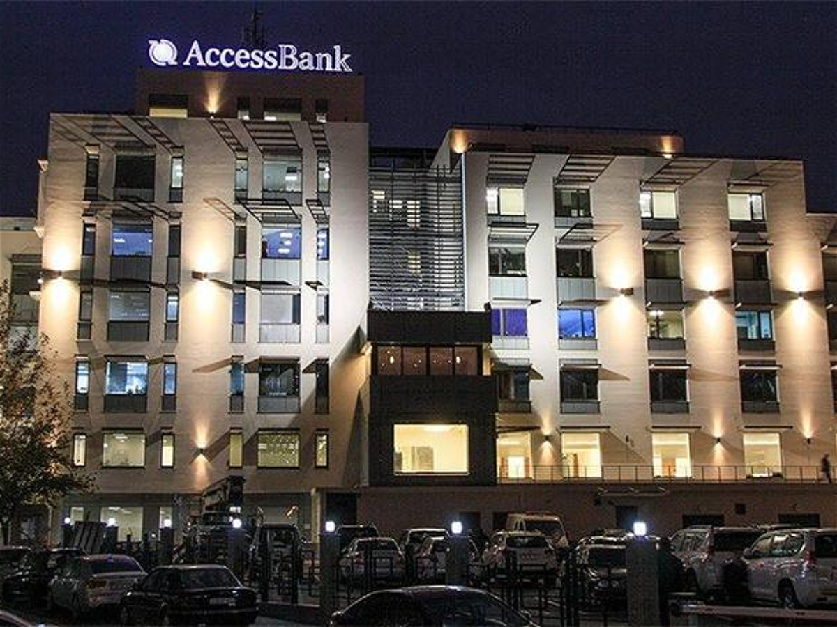 “Accessbank” müəllimləri necə aşağıladı? – Ucuz piar, müəllimlərə barmaqarası baxış... 