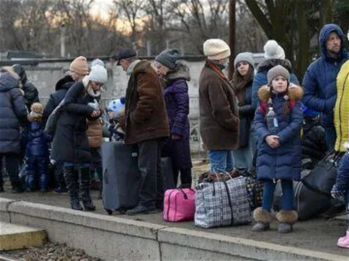 Ukrayna kişilərin ölkədən çıxışına 