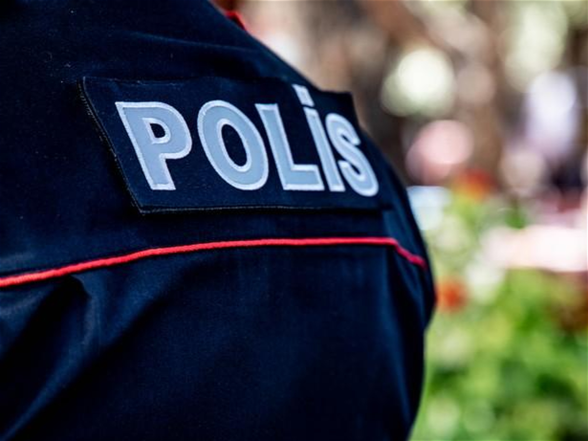 Azərbaycanda daha bir polis özünü 